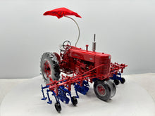 1/16 International Farmall 400 with Cultivator