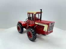 1/32 International 4366 Prestige