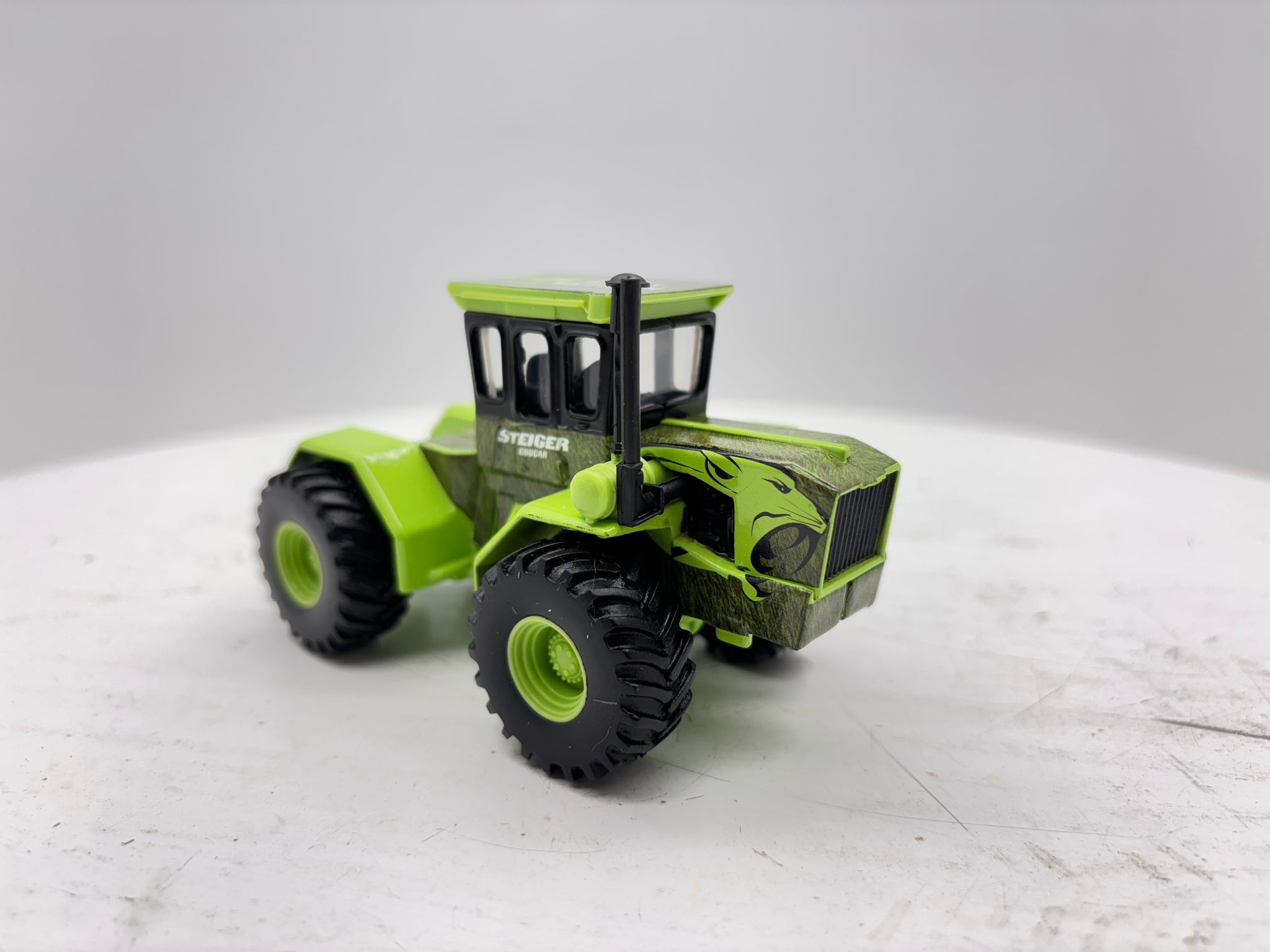 1/64 Steiger Cougar
