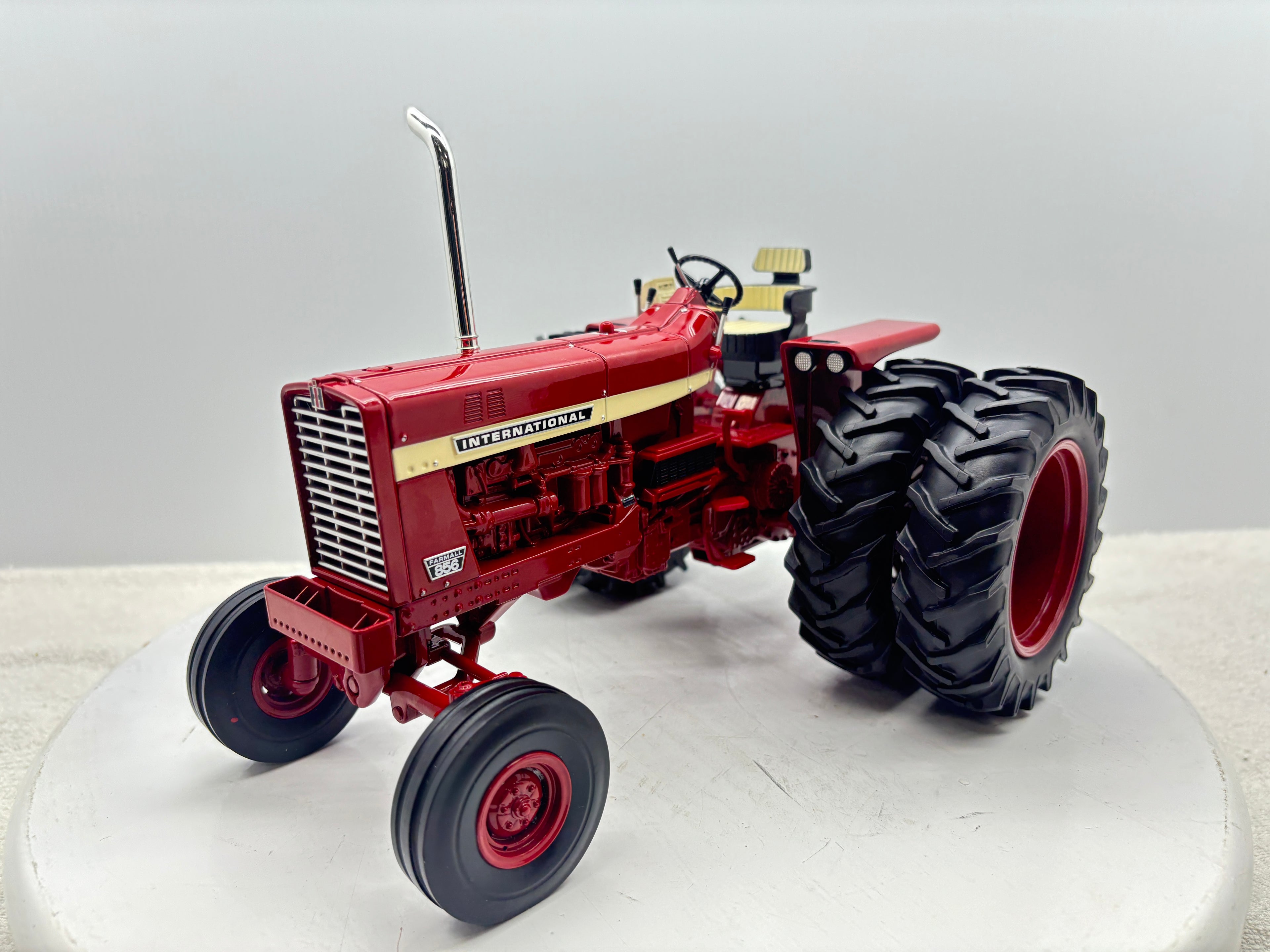 1/16 International 856 Power Series