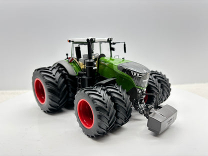 1/32 Fendt 1050 Vario Duals