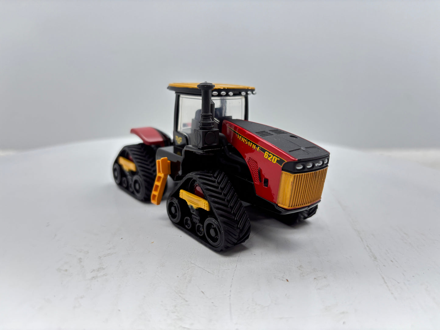 1/64 Versatile 620 DeltaTrak