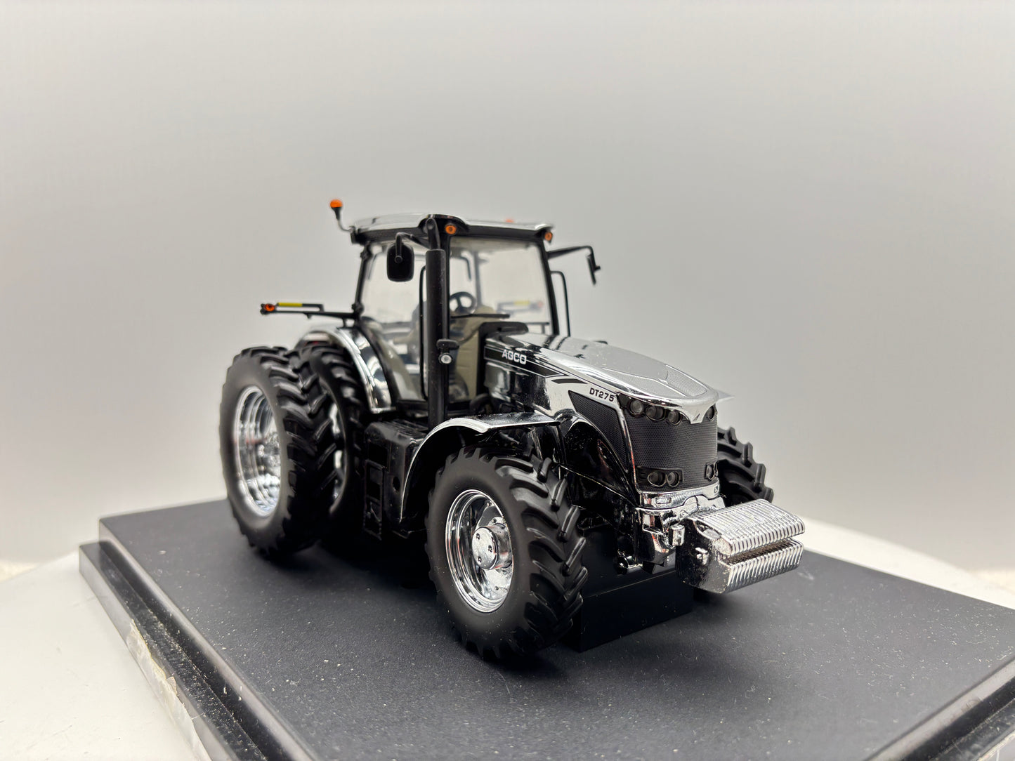 1/32 Agco DT275B Louisville