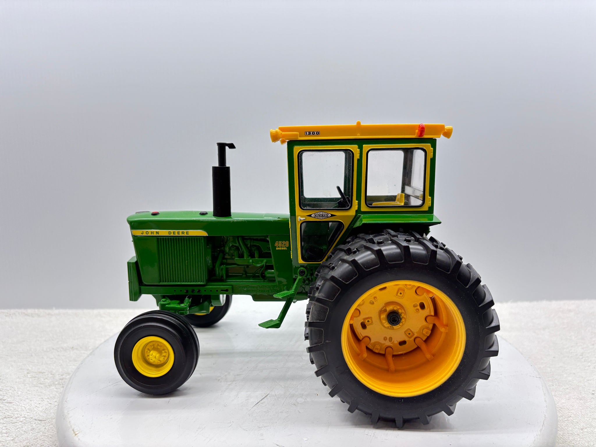 1/16 John Deere 4520 200th