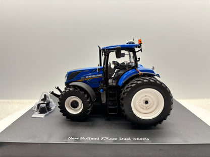 1/32 New Holland T7.225