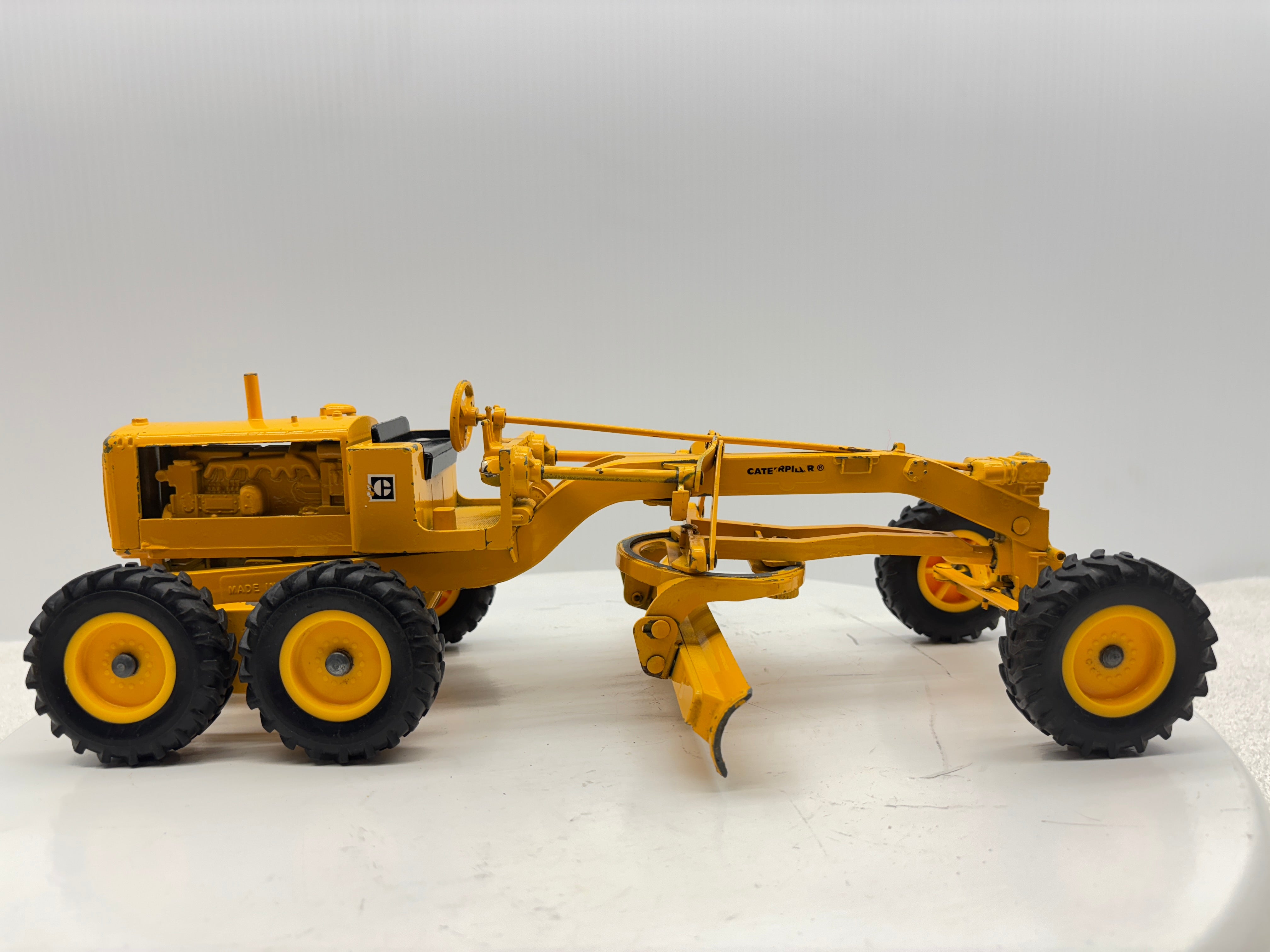 1/16 Caterpillar No.12 Motor Grader – Creekside Farm Toys