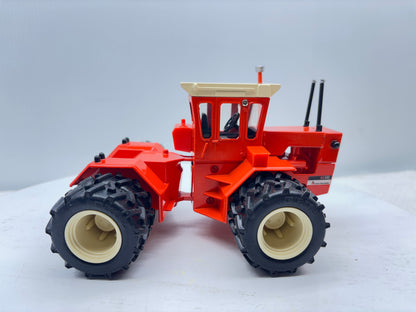 1/32 Allis-Chalmers 440 Toy Farmer Duals