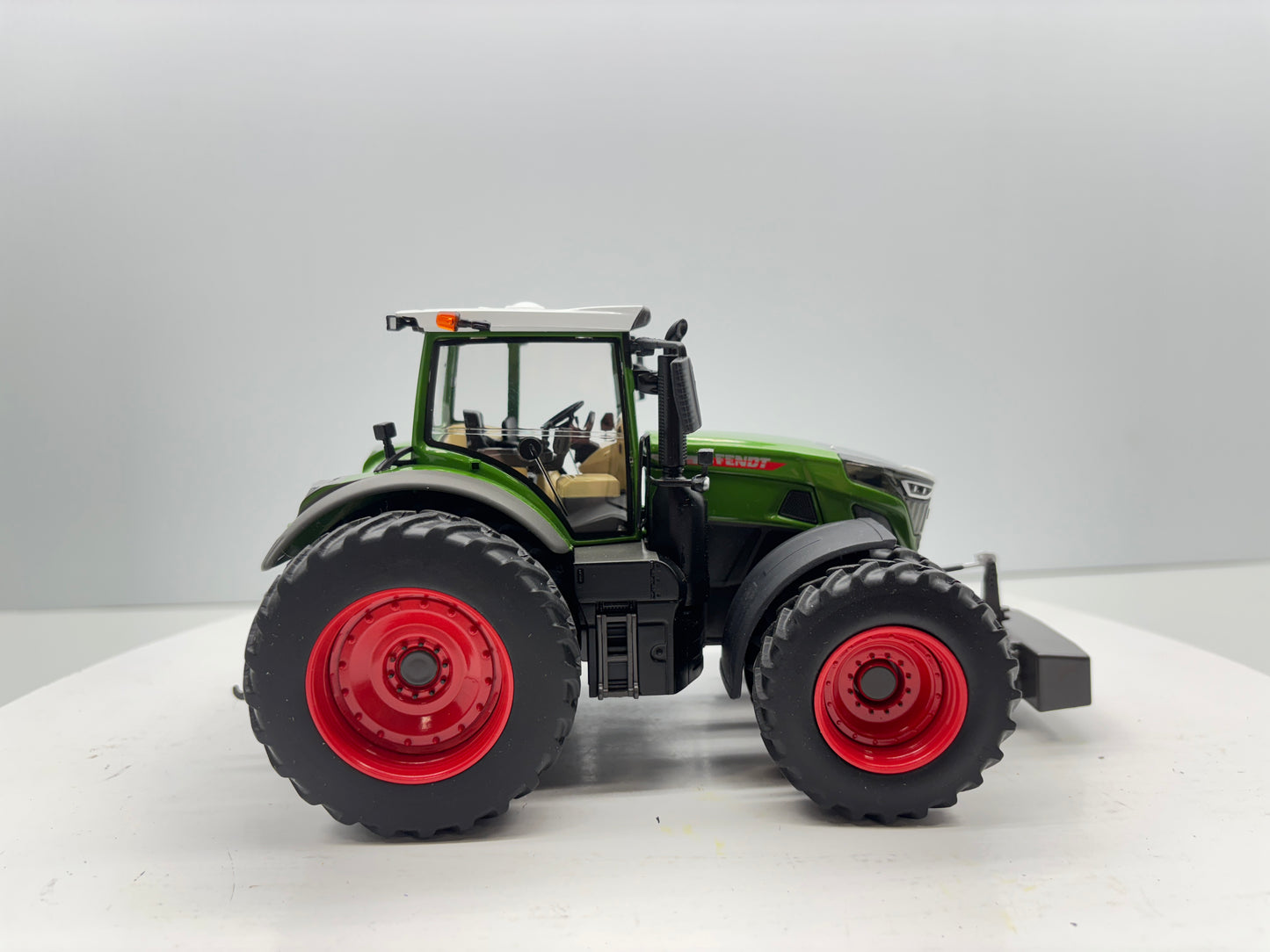 1/32 Fendt 942 Vario Row Crop