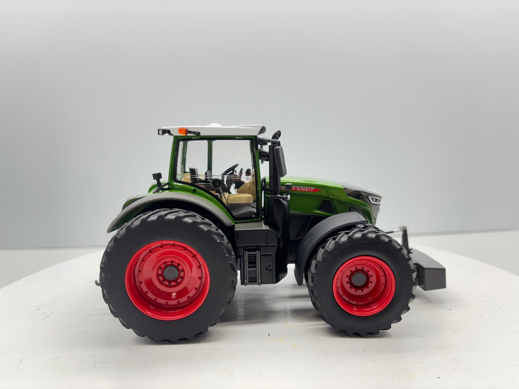 1/32 Fendt 942 Vario Row Crop