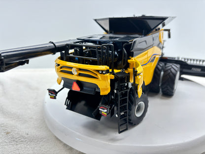 1/32 New Holland CR11 Duals