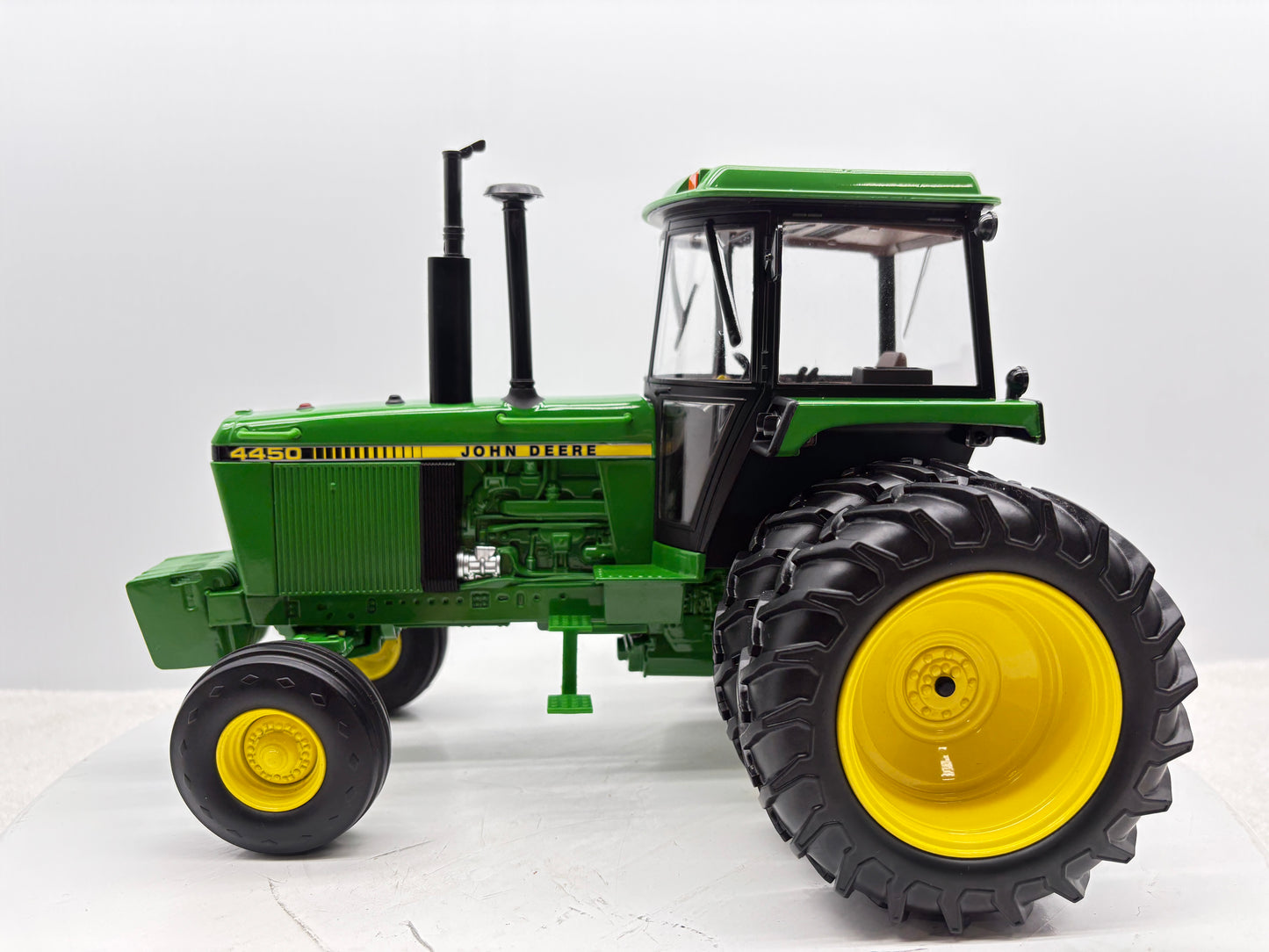 1/16 John Deere 4450 2wd Prestige