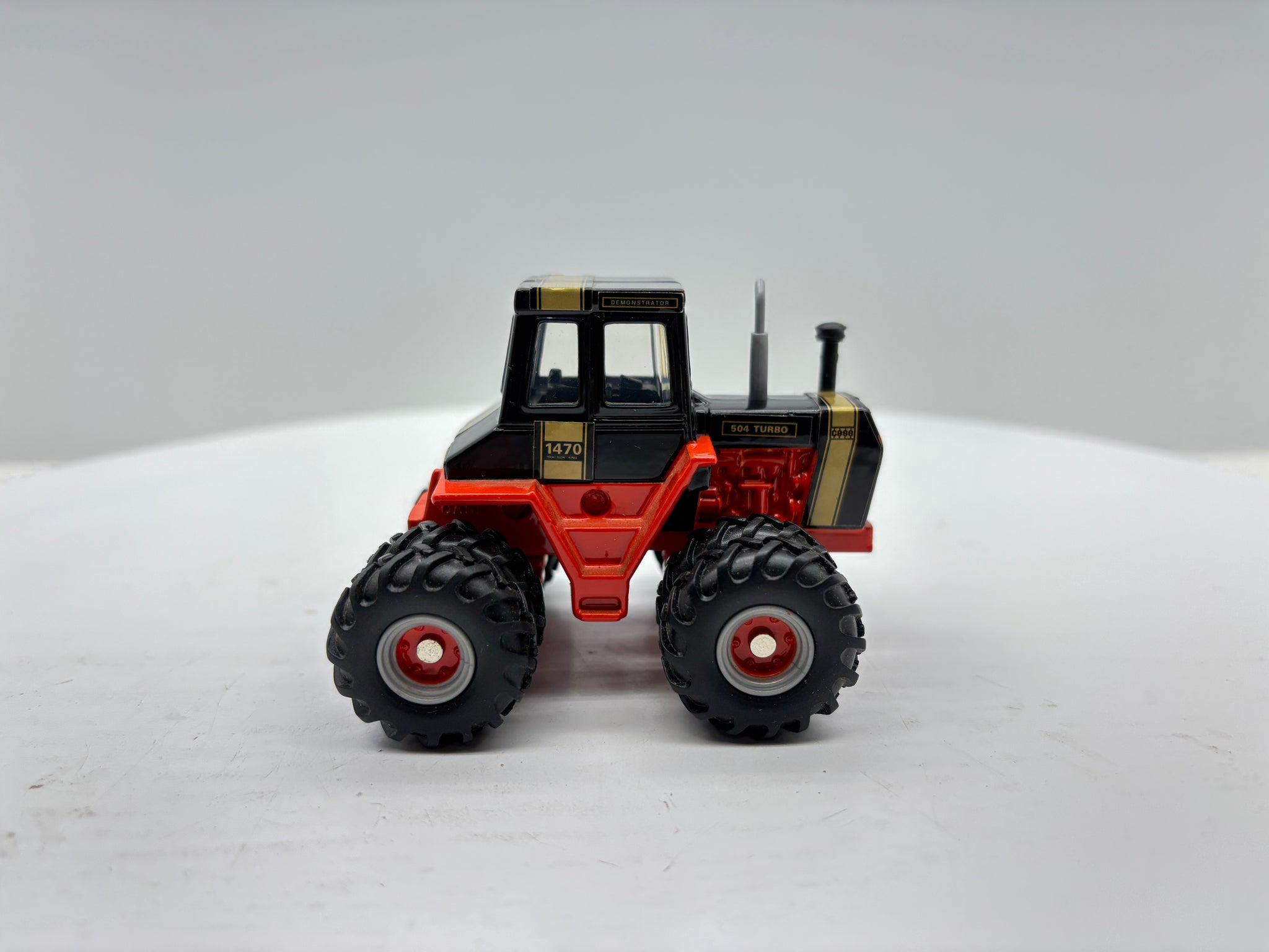 1/64 Case 1470 Black Knight