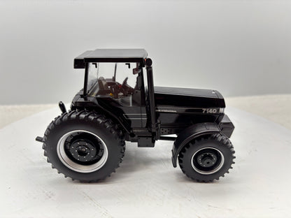 1/32 Case IH Magnum 7140 Black