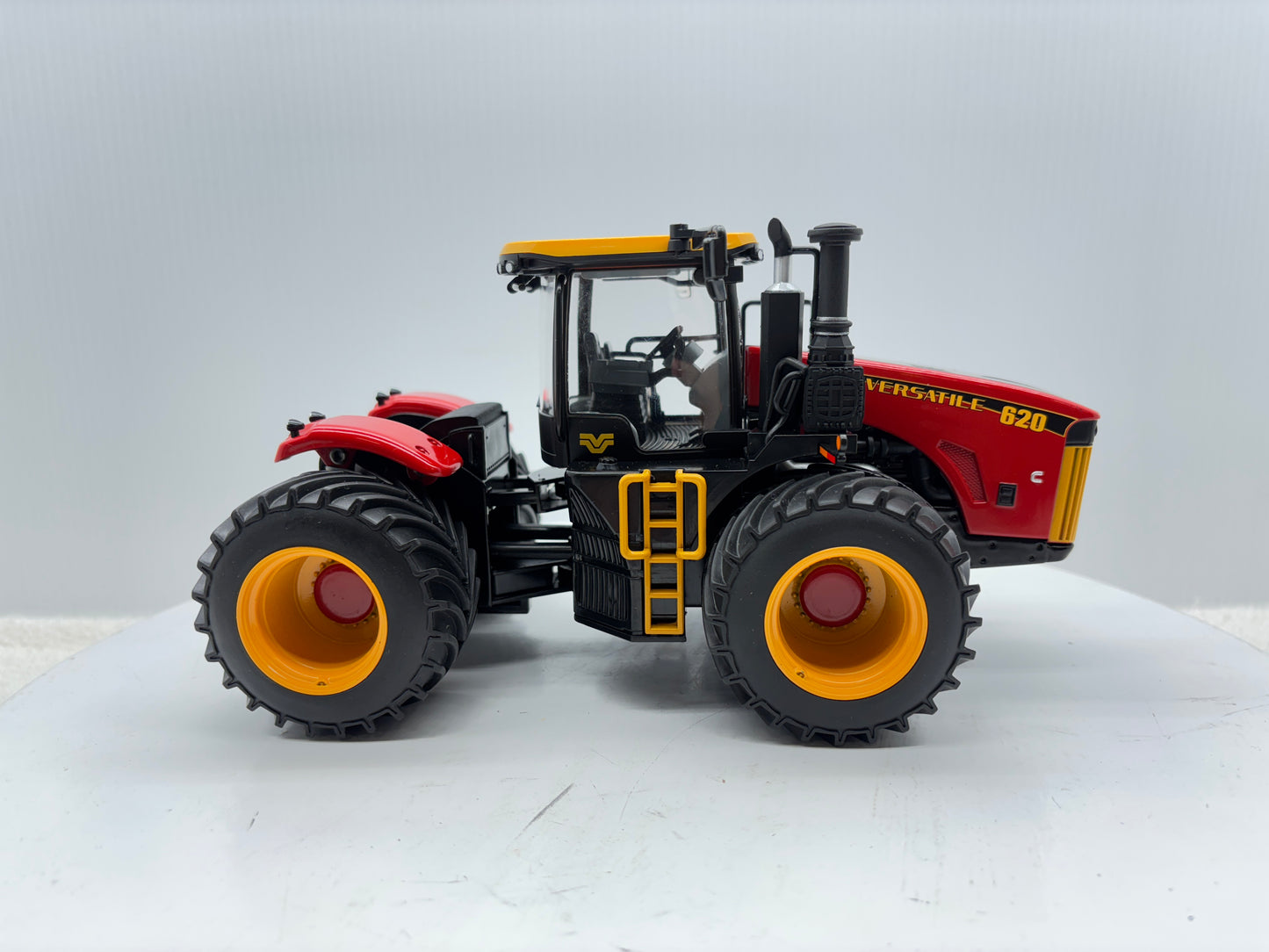1/32 Versatile 620 LSW