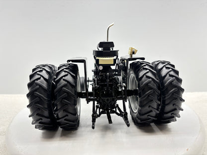 1/16  International 856 Black