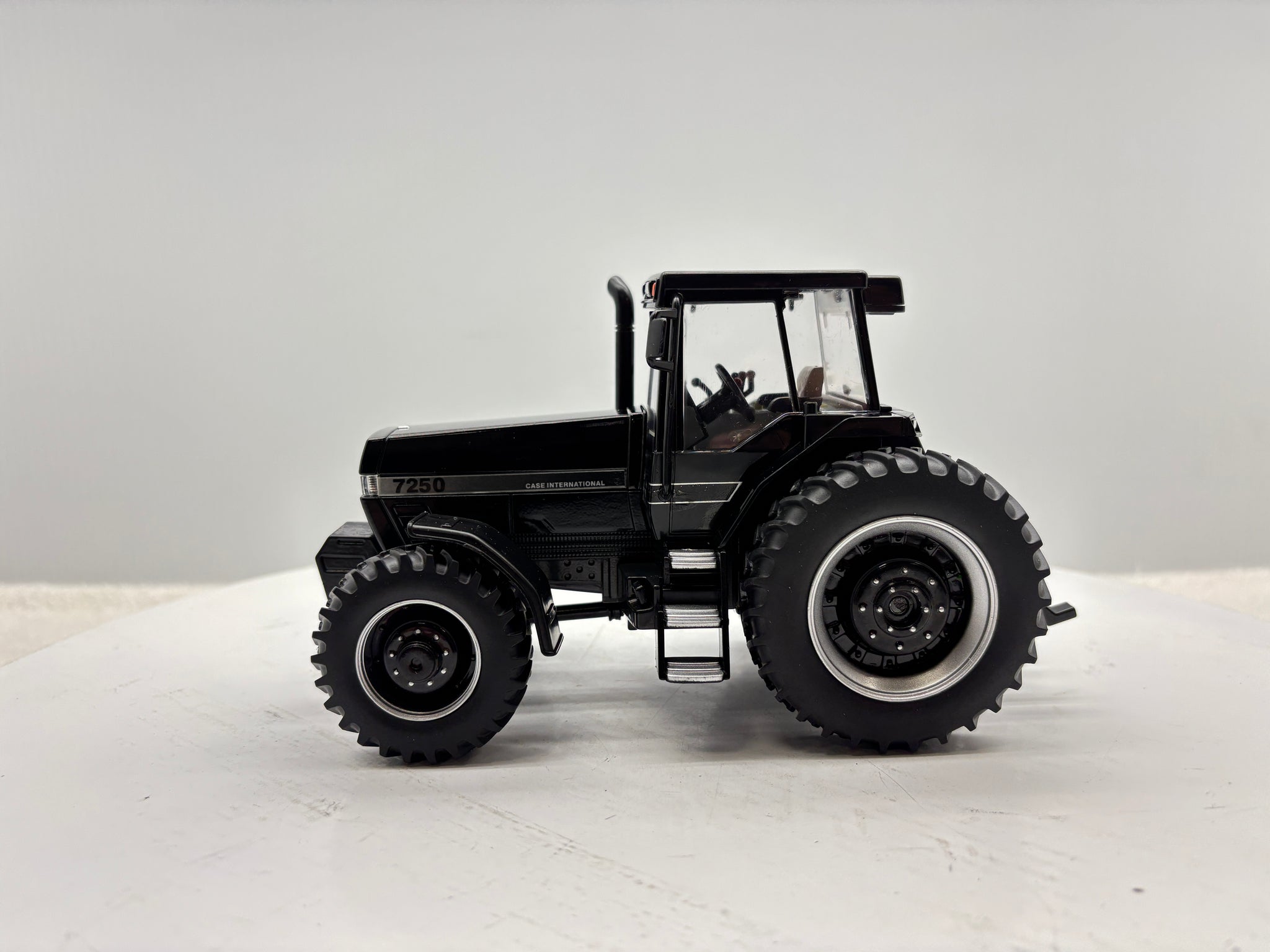 1/32 Case IH Magnum 7250