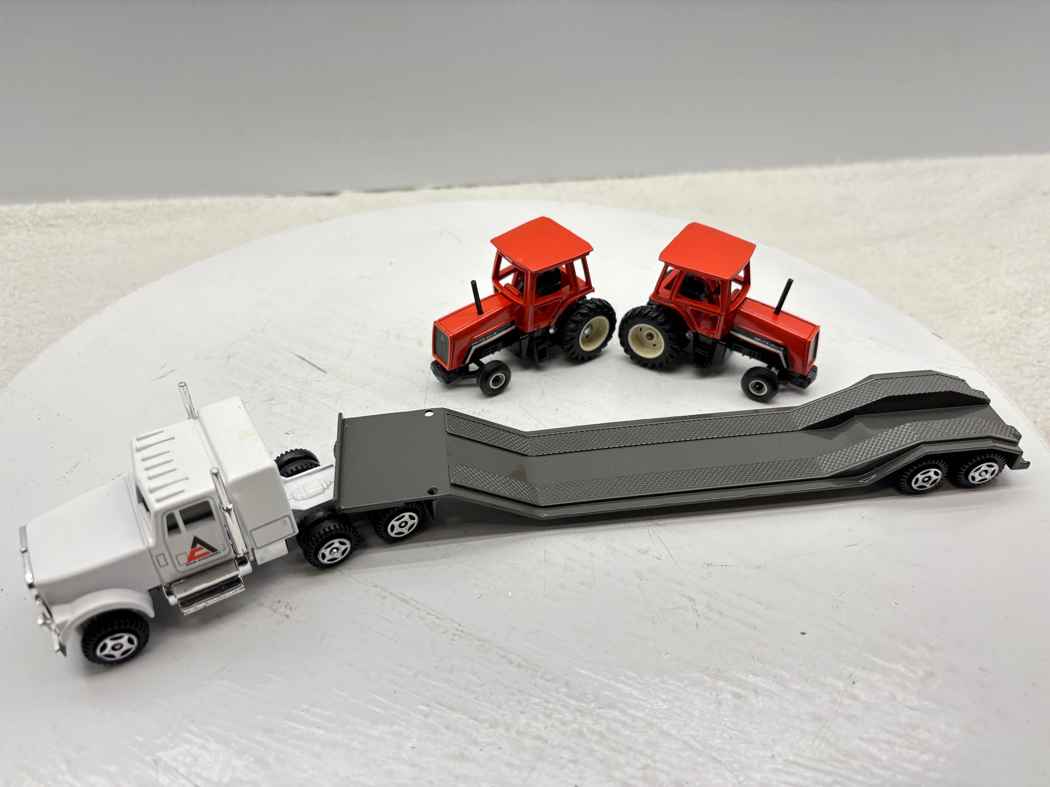 1/64 Allis-Chalmers 8070 Semi Set