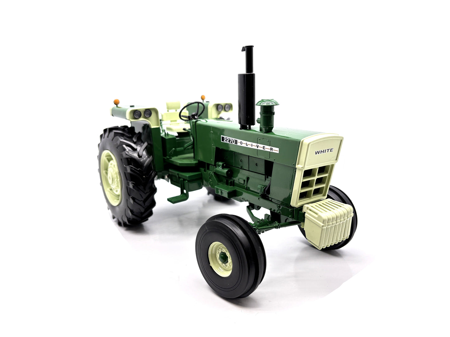 1/16 Oliver 2270