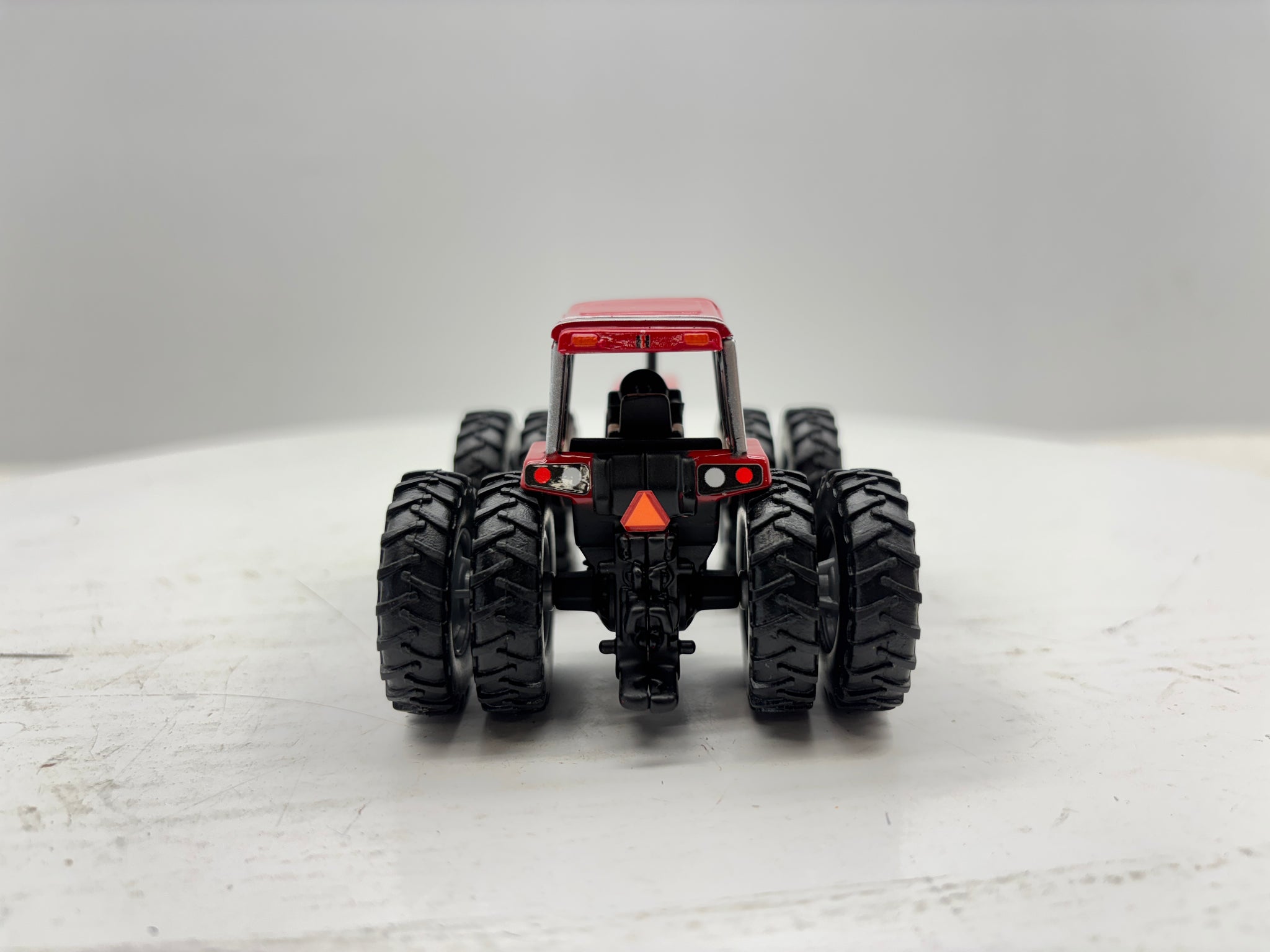 1/64 International 6588
