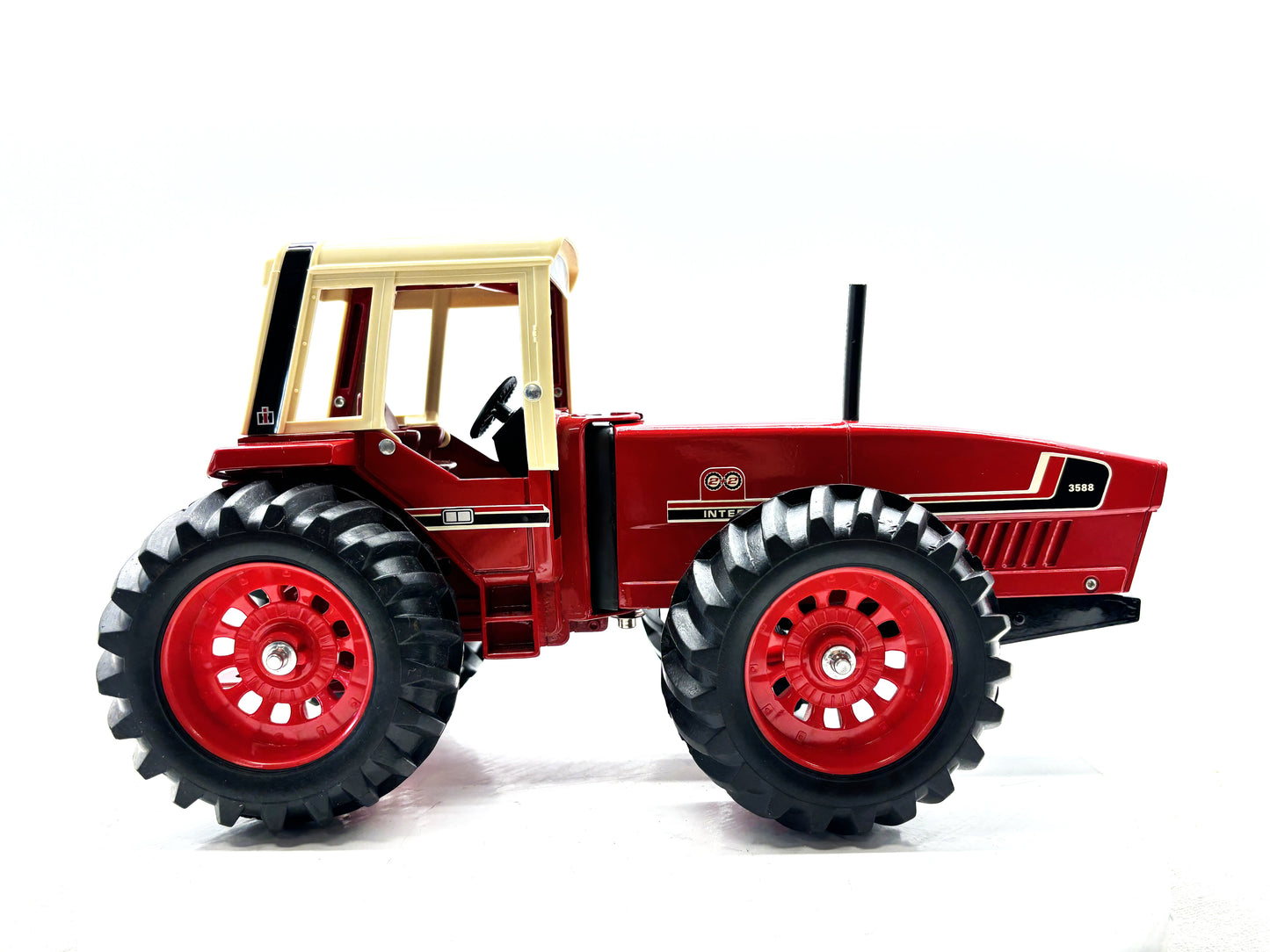 1/16 International 3588 First Edition
