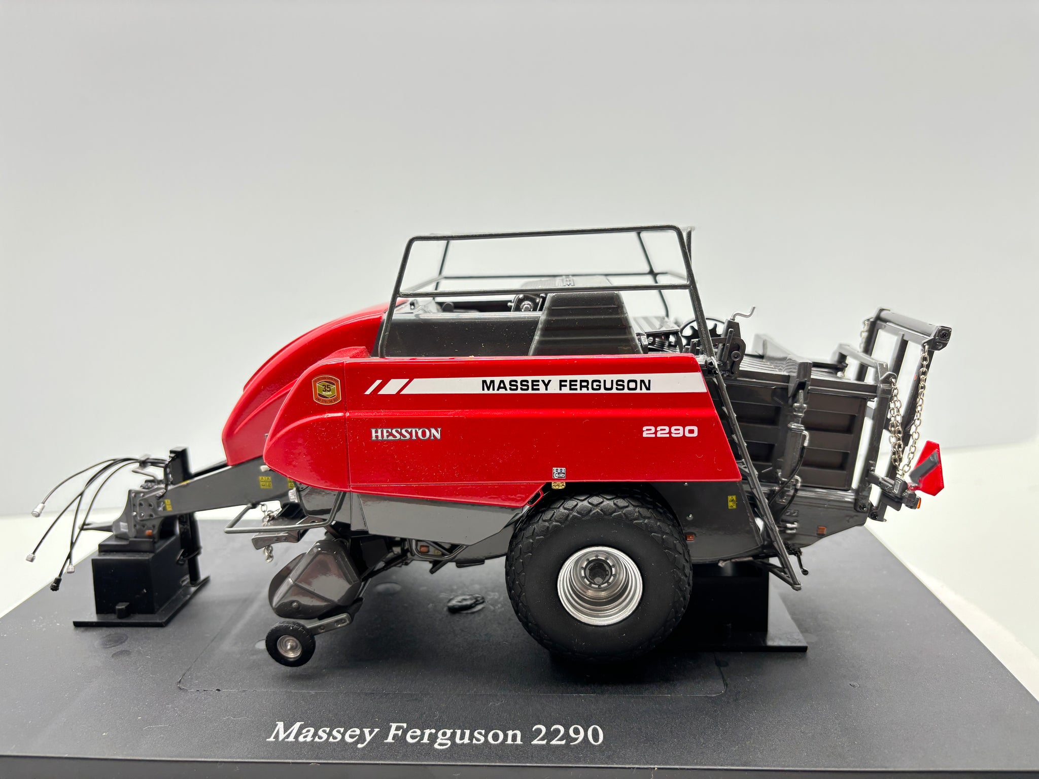 1/32 Massey Ferguson 2290