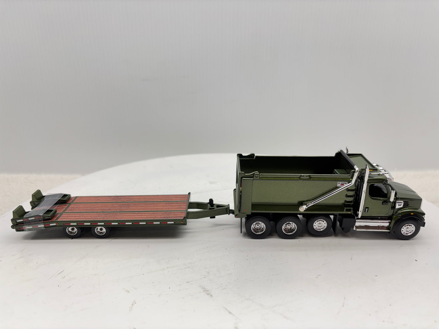 1/64 Western Star 49X (Mettalic Green)