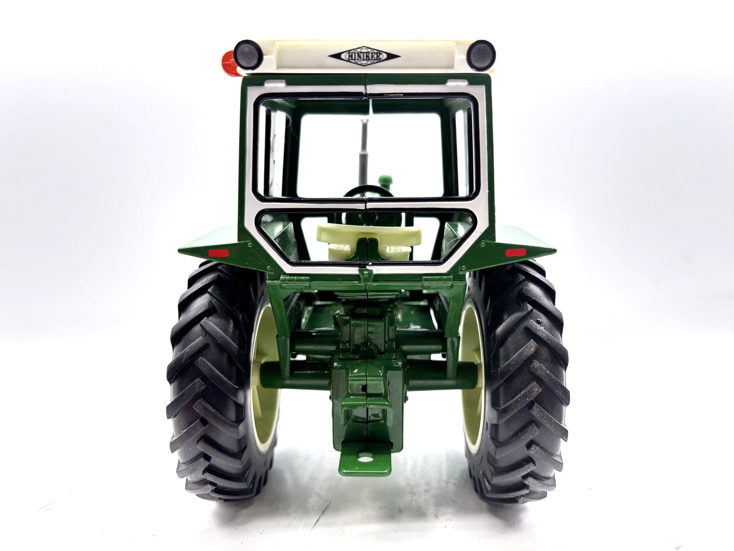 1/16 Oliver 1655 with Hiniker Cab