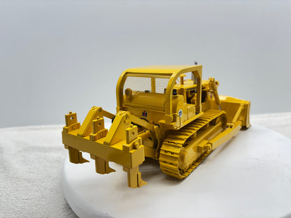 1/25 International TD-25