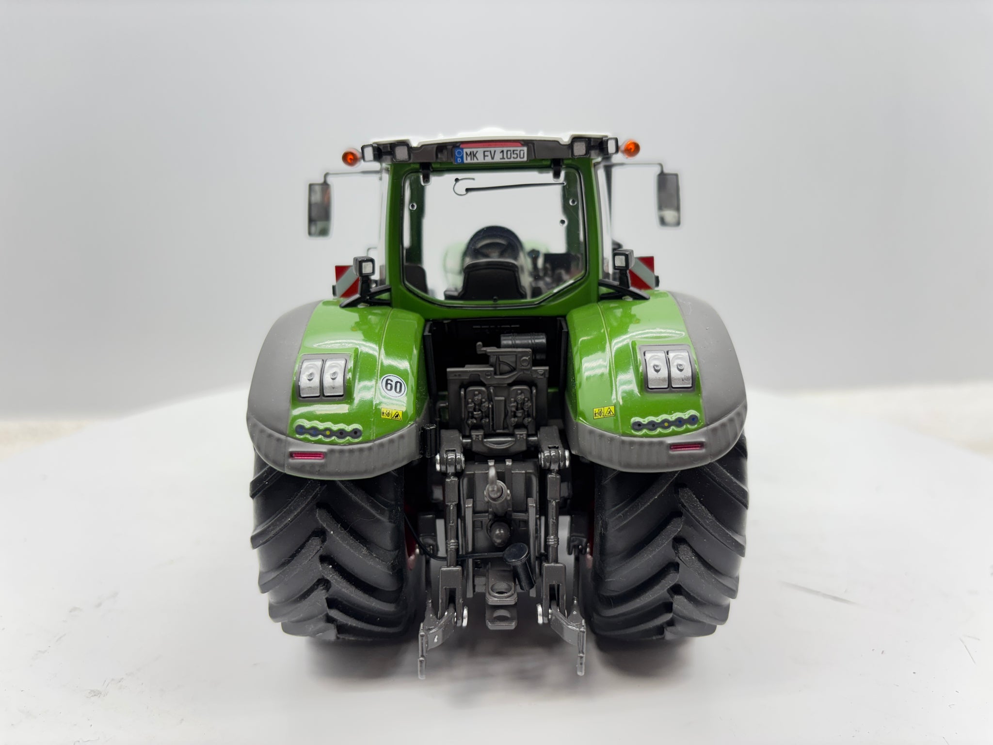 1/32 Fendt 1050 Vario