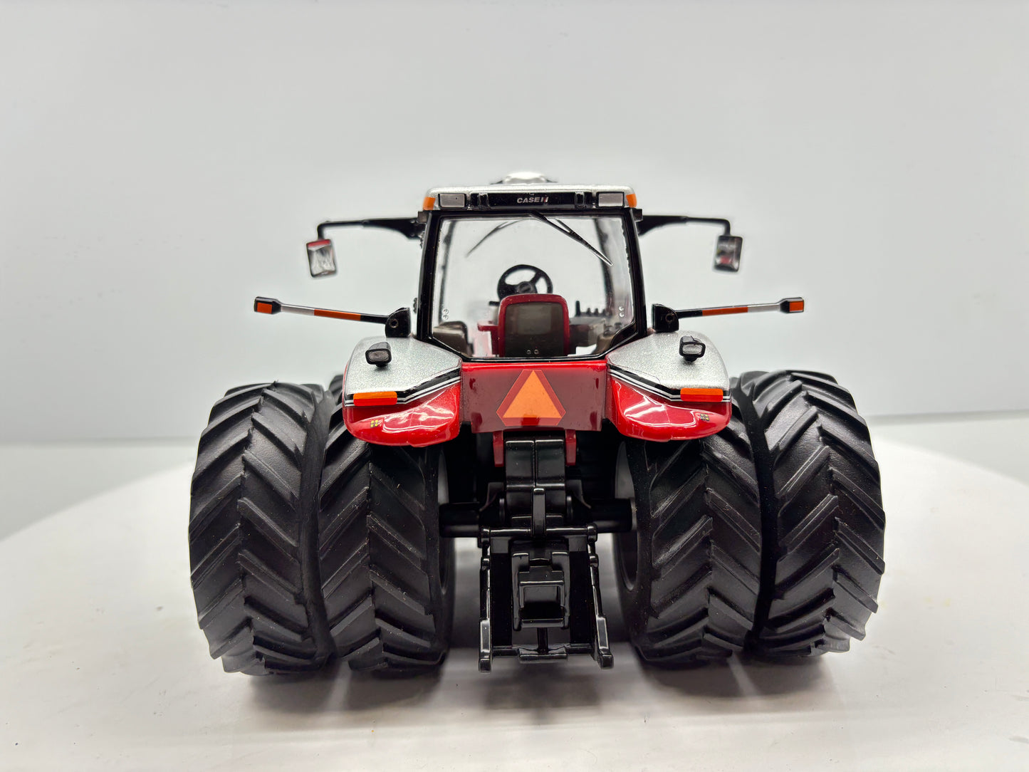 1/32 Case IH Magnum 370 Farm Show