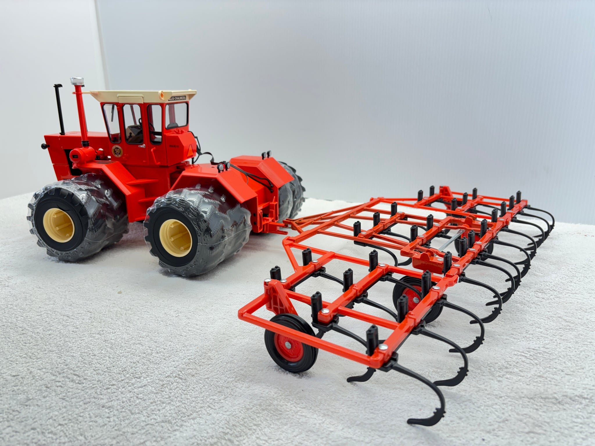 1/16 Allis-Chalmers Tillage Plow