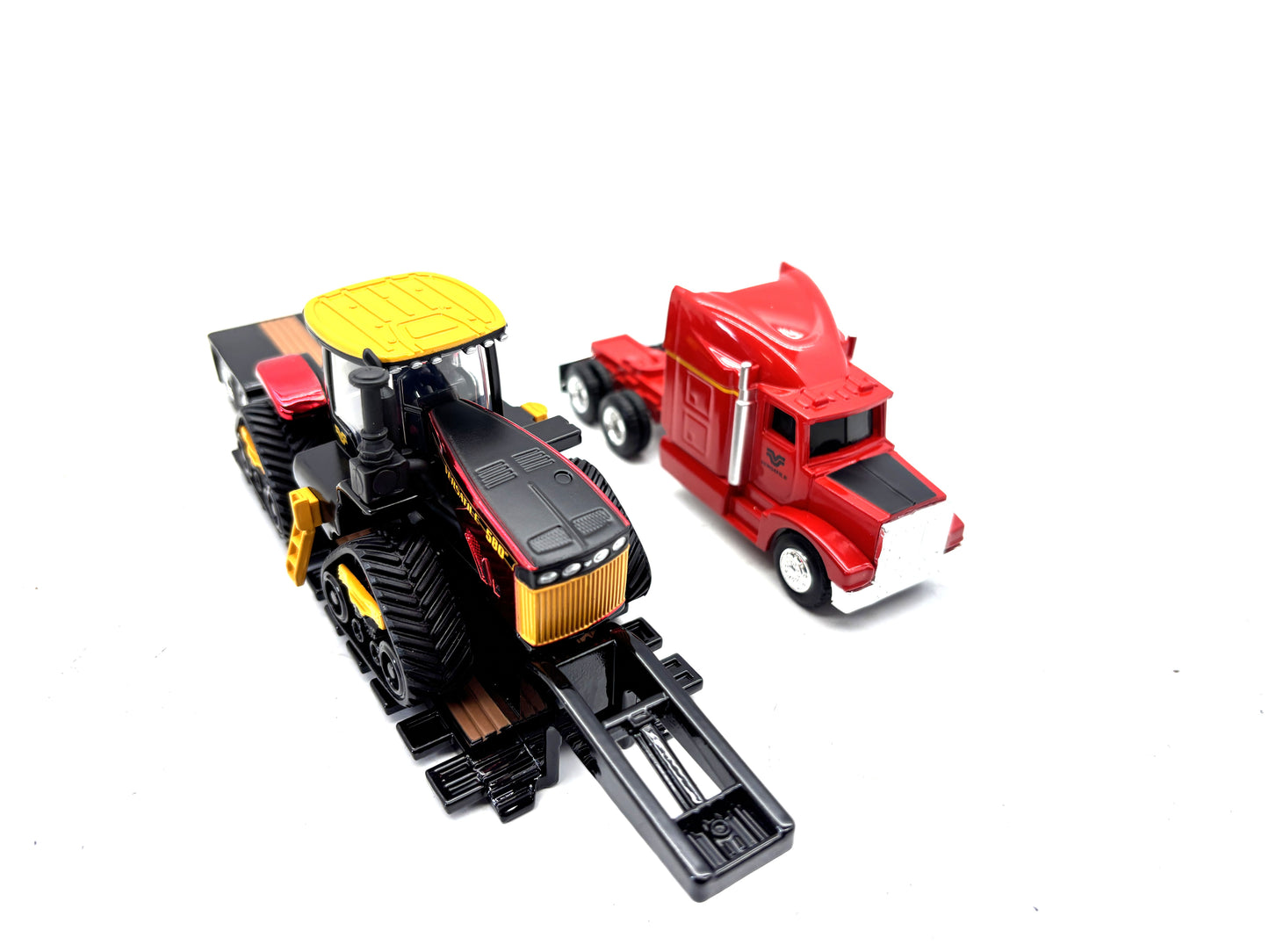 1/64 Versatile 580 DeltaTrak Chase