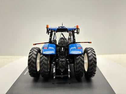 1/32 New Holland T7.225