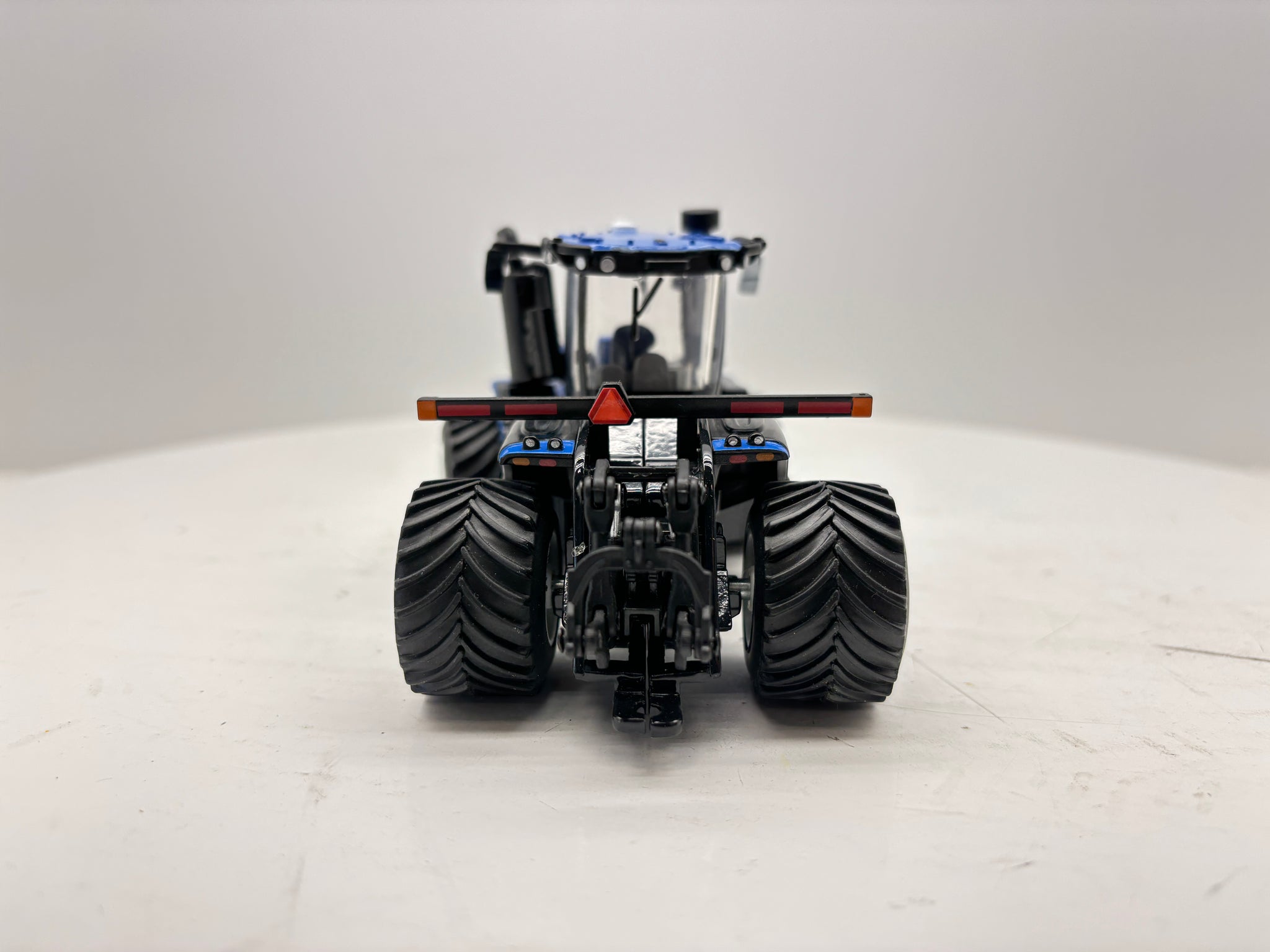 1/64 New Holland T9.700 PLM Prestige