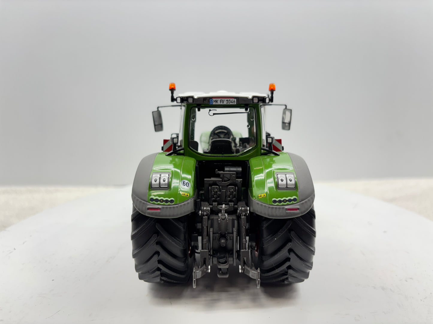 1/32 Fendt 1046 Vario Chrom