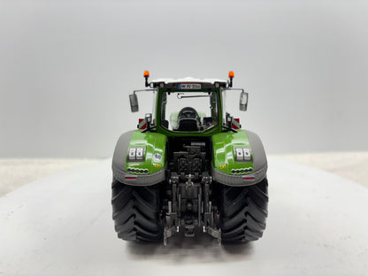 1/32 Fendt 1046 Vario Chrom