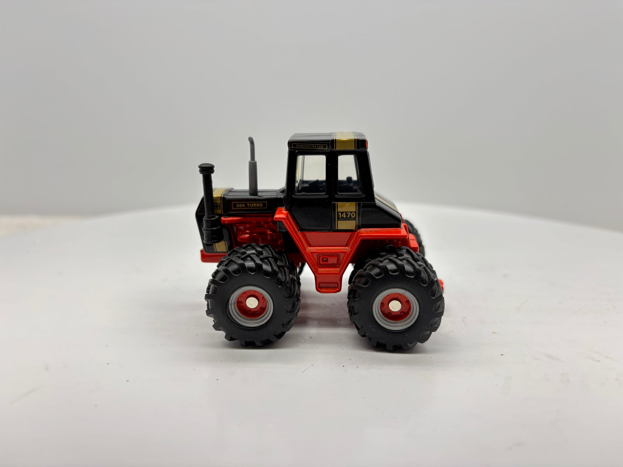1/64 Case 1470 Black Knight