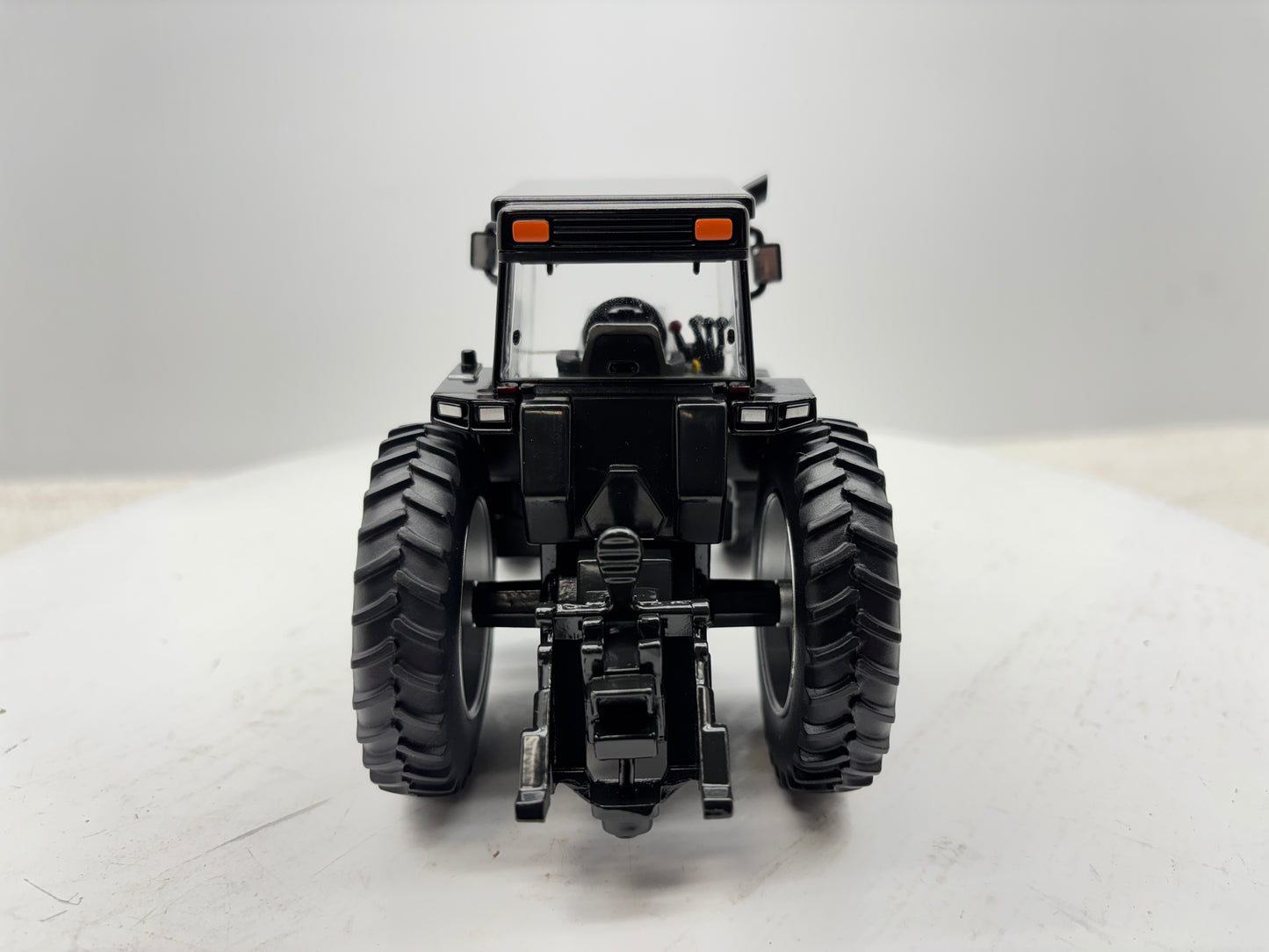 1/32 Case IH Magnum 7140 Black
