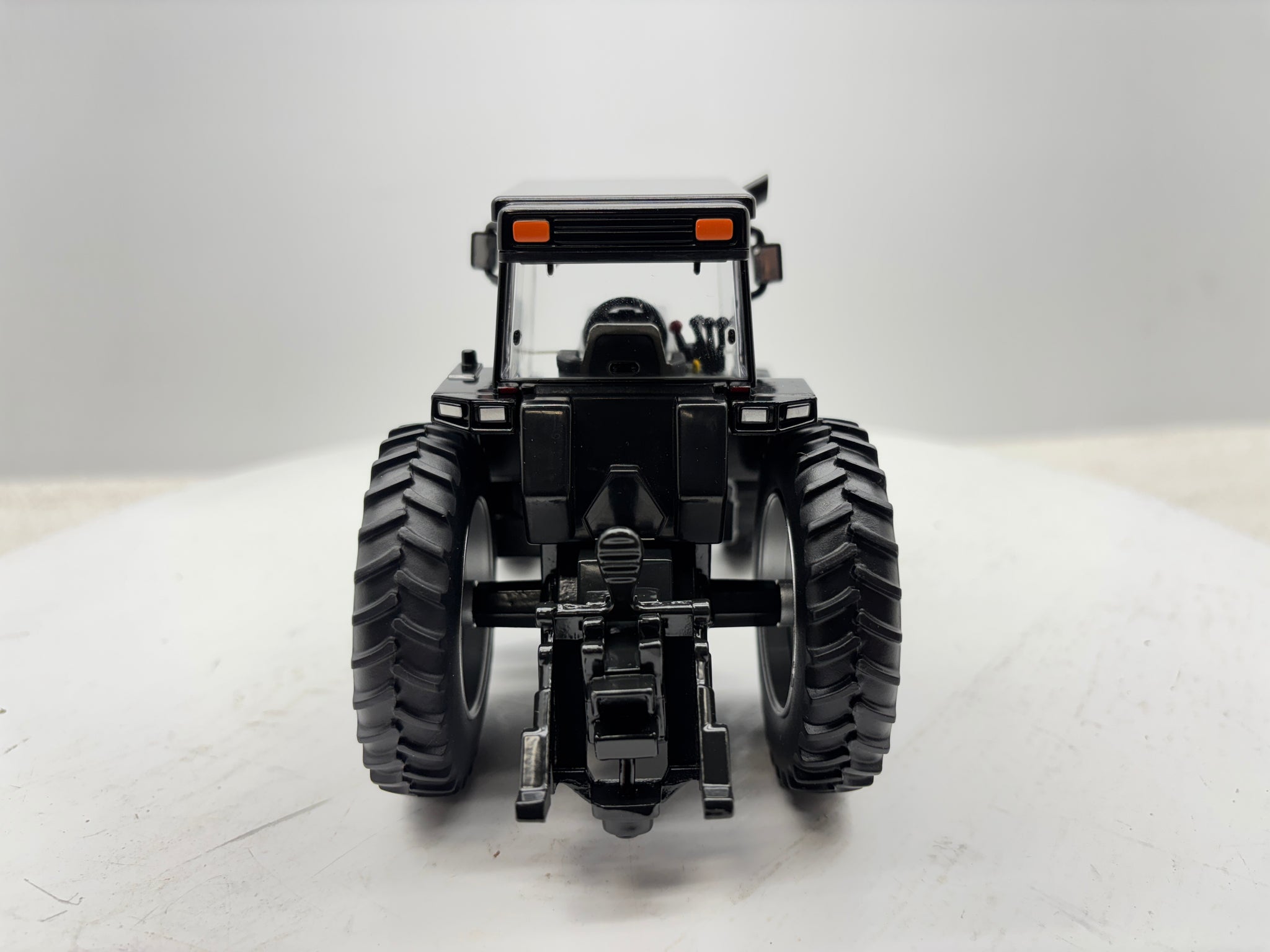 1/32 Case IH Magnum 7140 Black