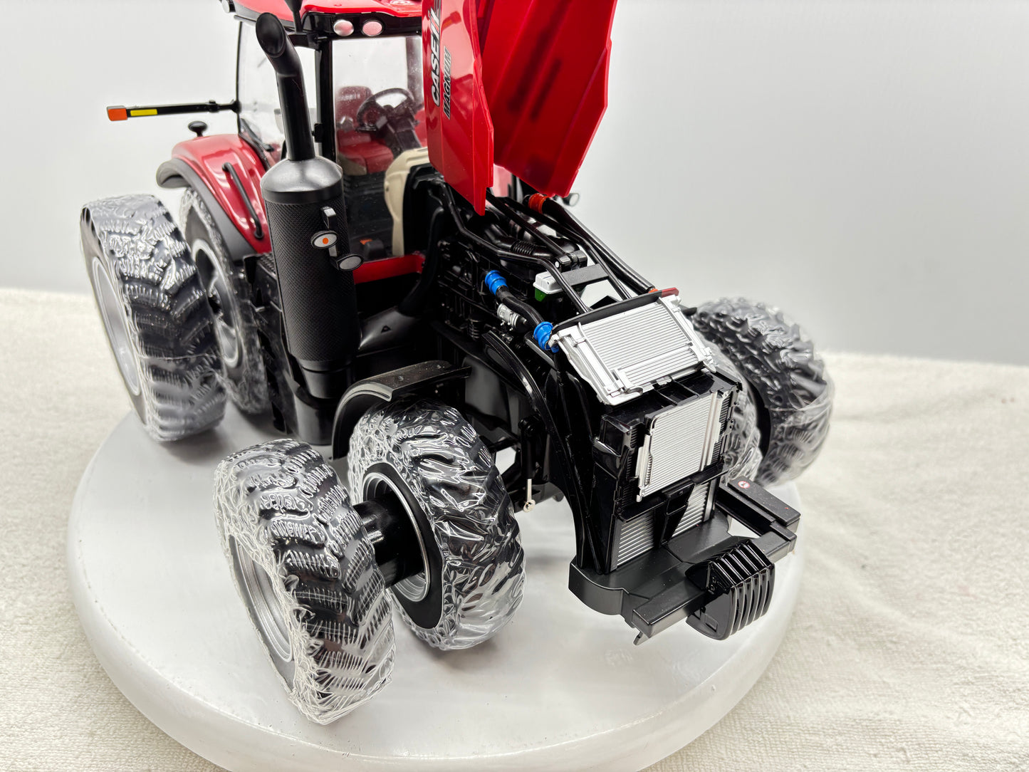 1/16 Case IH Magnum 355 Prestige