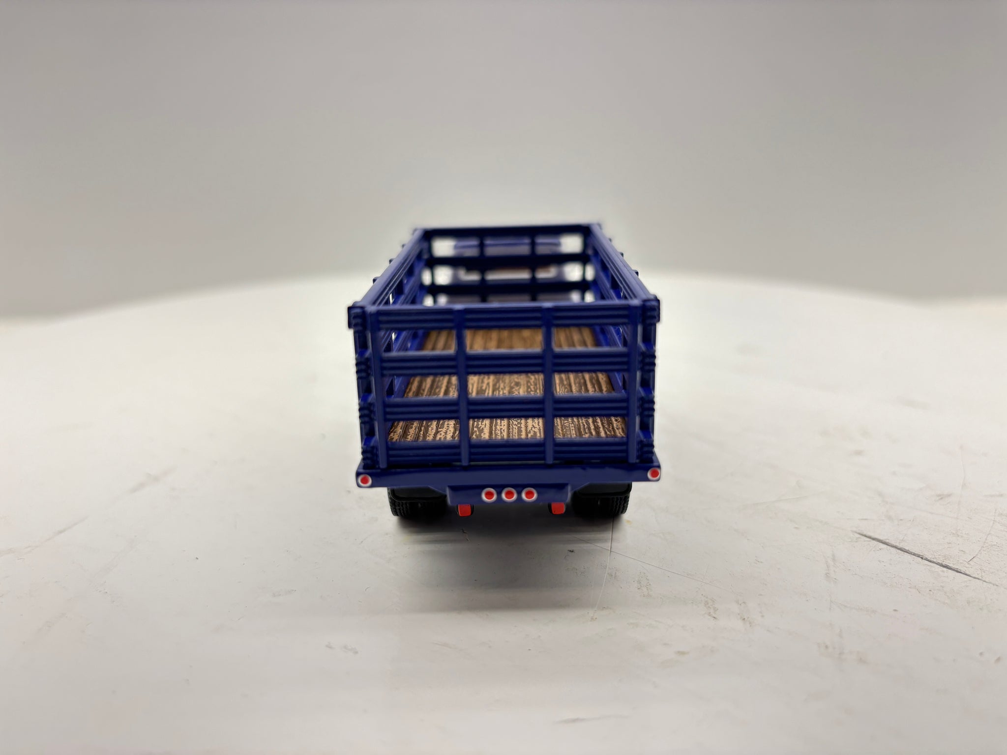 1/64 International Loadster Purple Stake