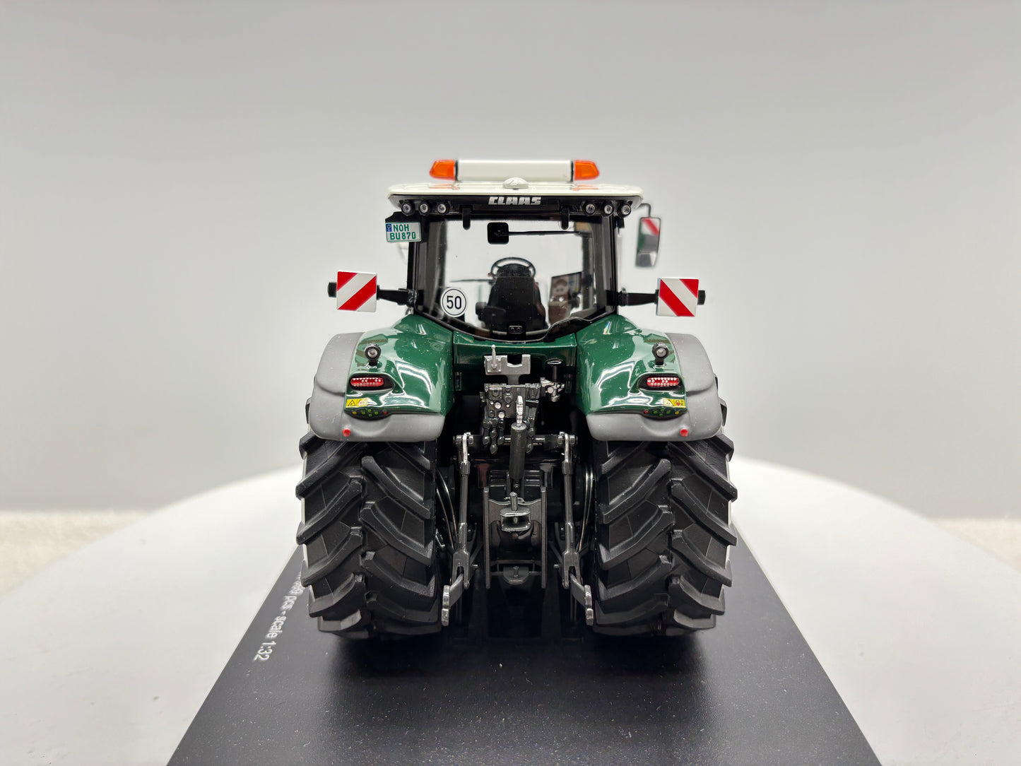 1/32 Claas Axion 870 Bollmer