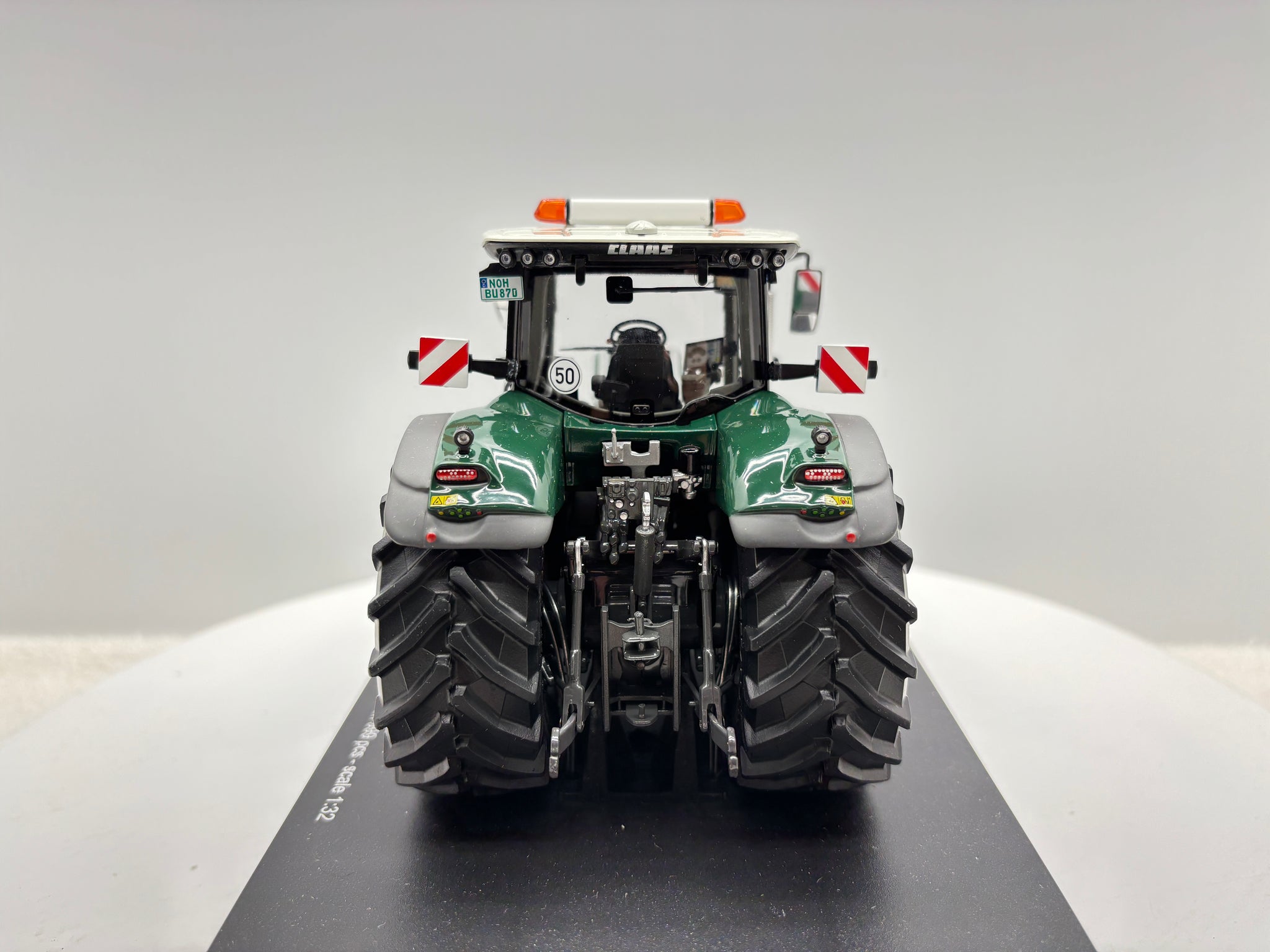 1/32 Claas Axion 870 Bollmer
