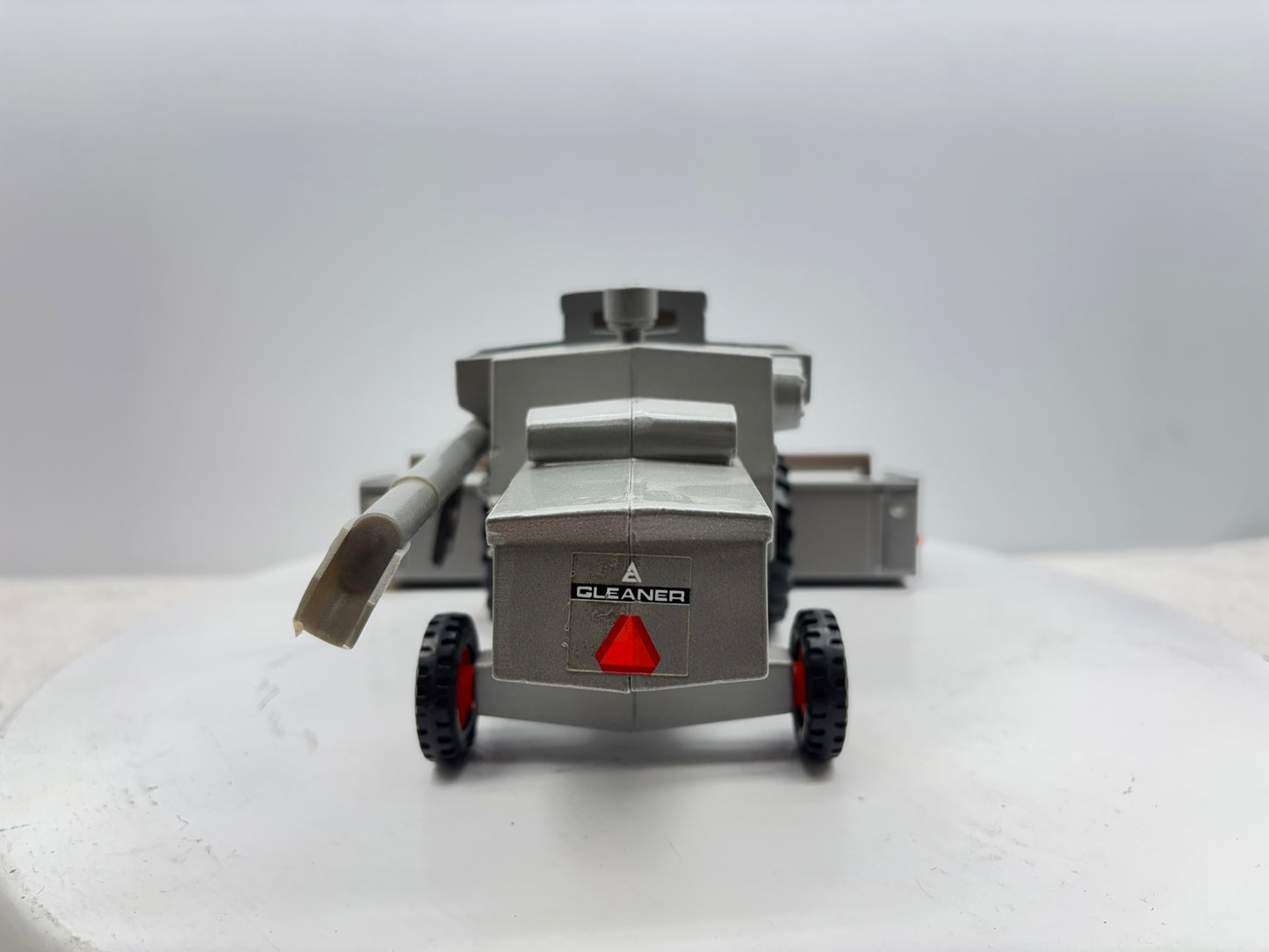 1/32 Allis-Chalmers Gleaner L2 Red Stripe