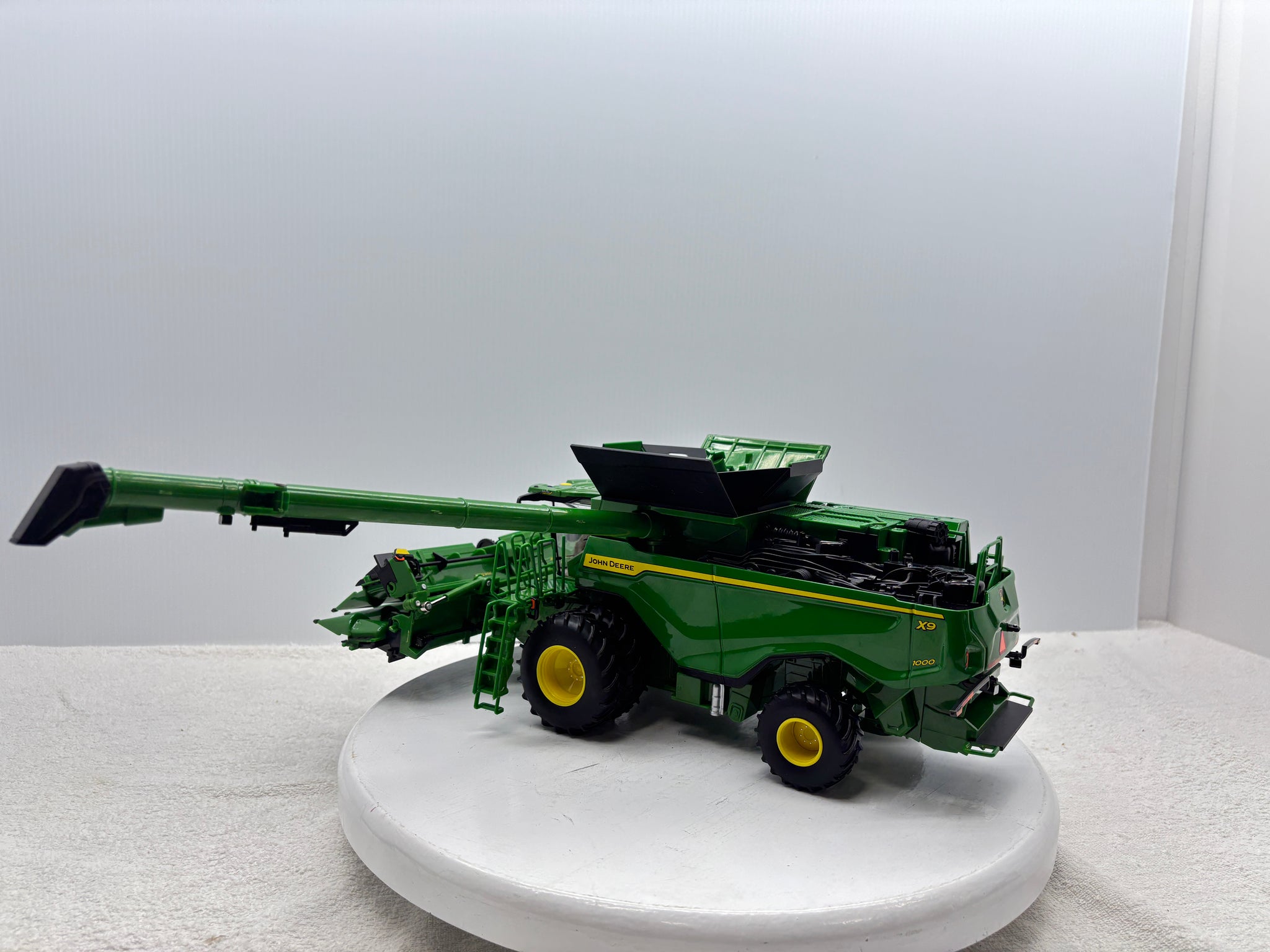 1/32  John Deere X9 1000 Prestige