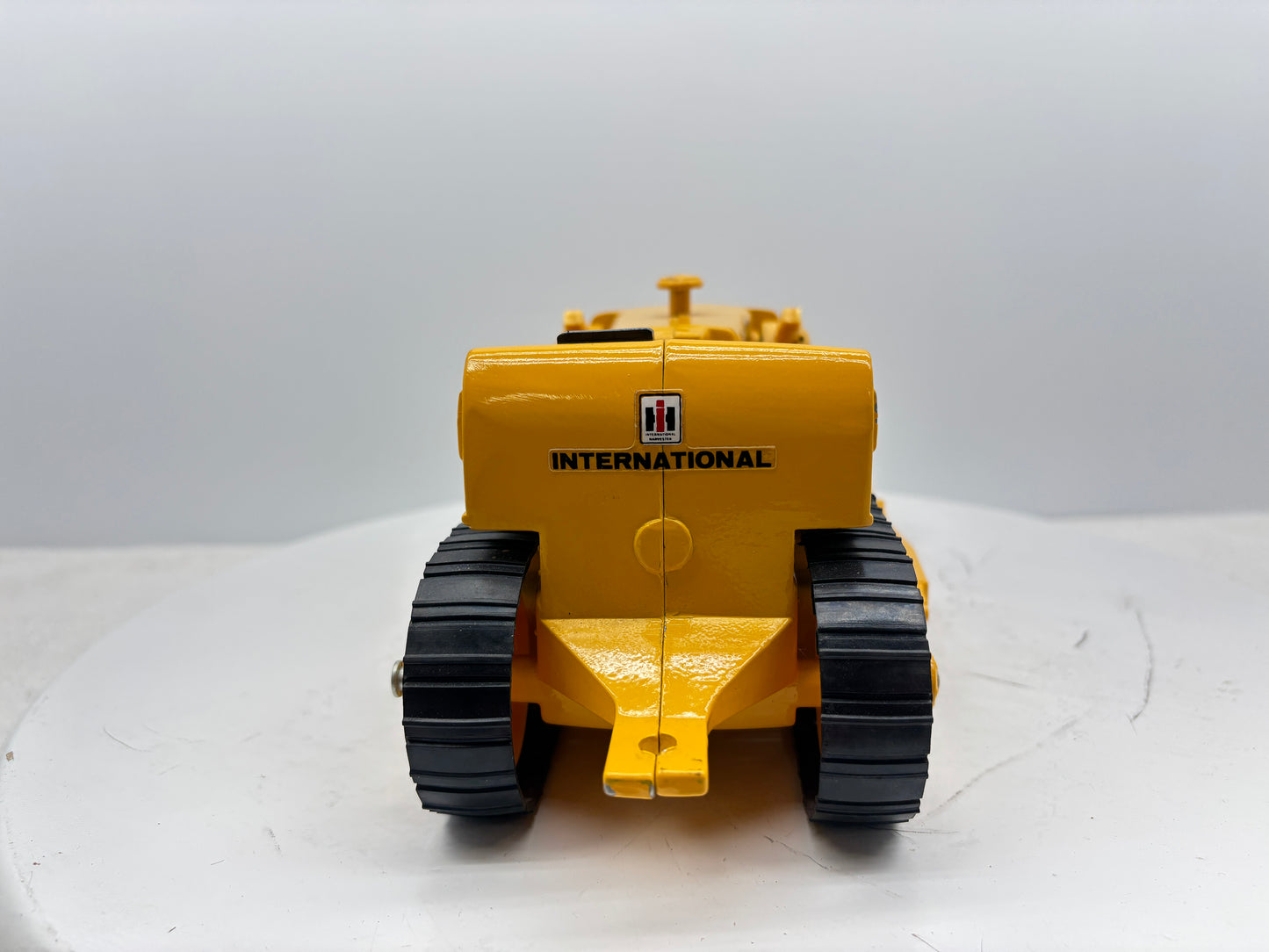 1/16 International TD-25 Crawler