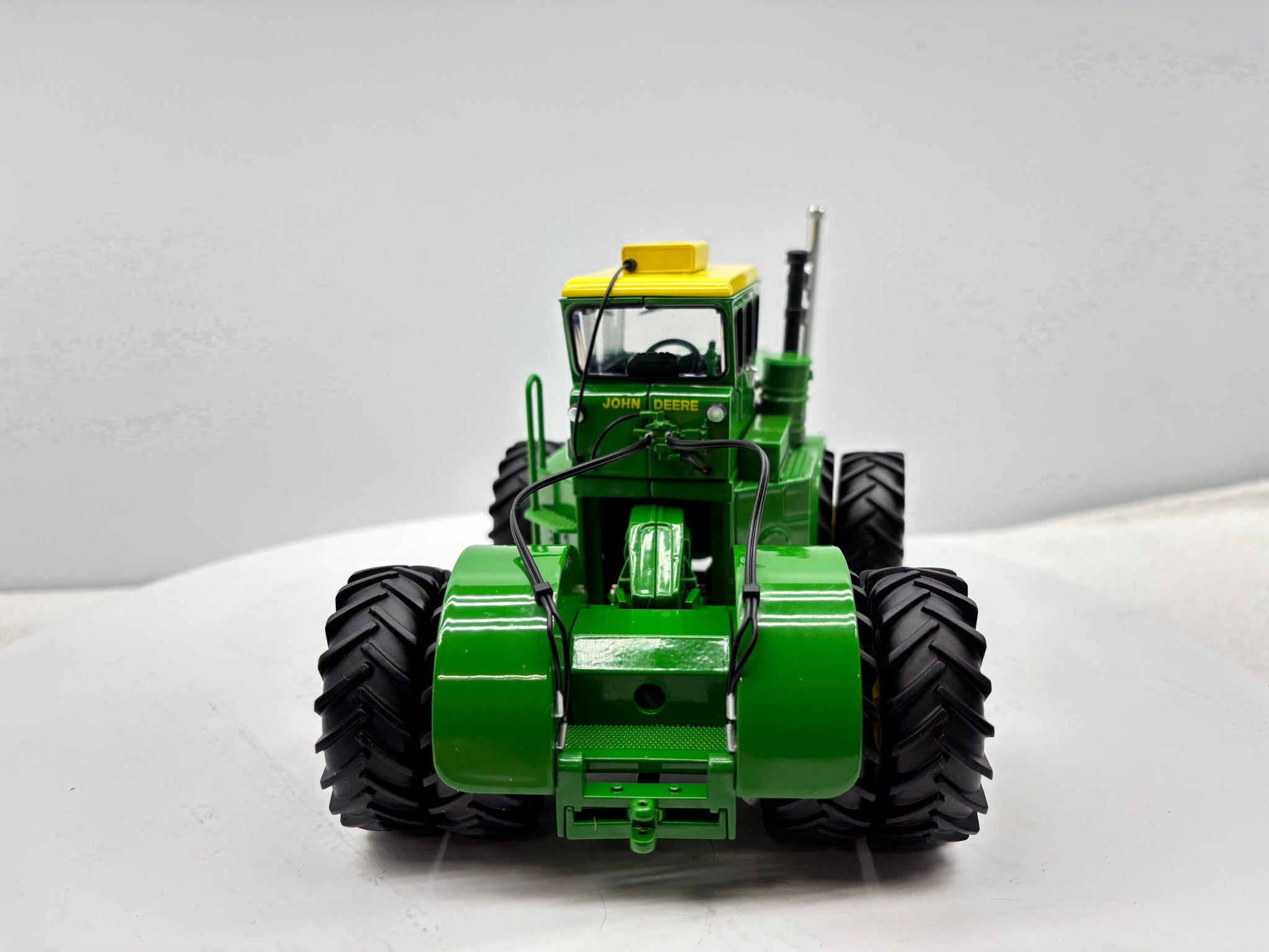 1/32 John Deere WA-17 Prestige