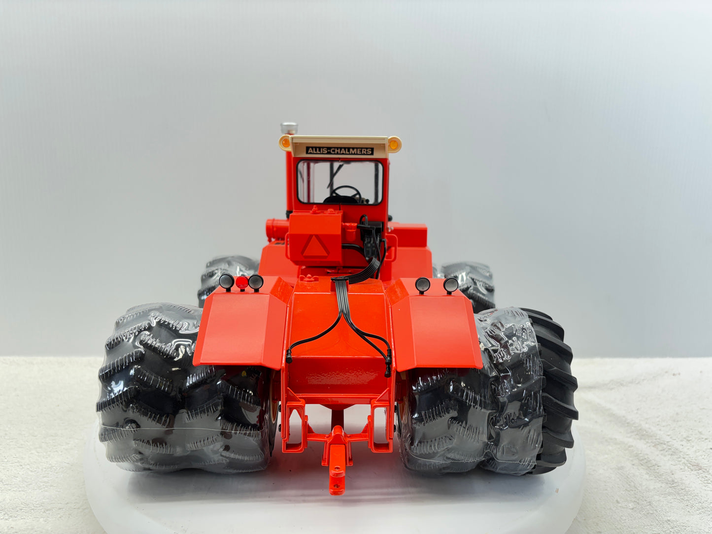 1/16 Allis-Chalmers 440 Prestige