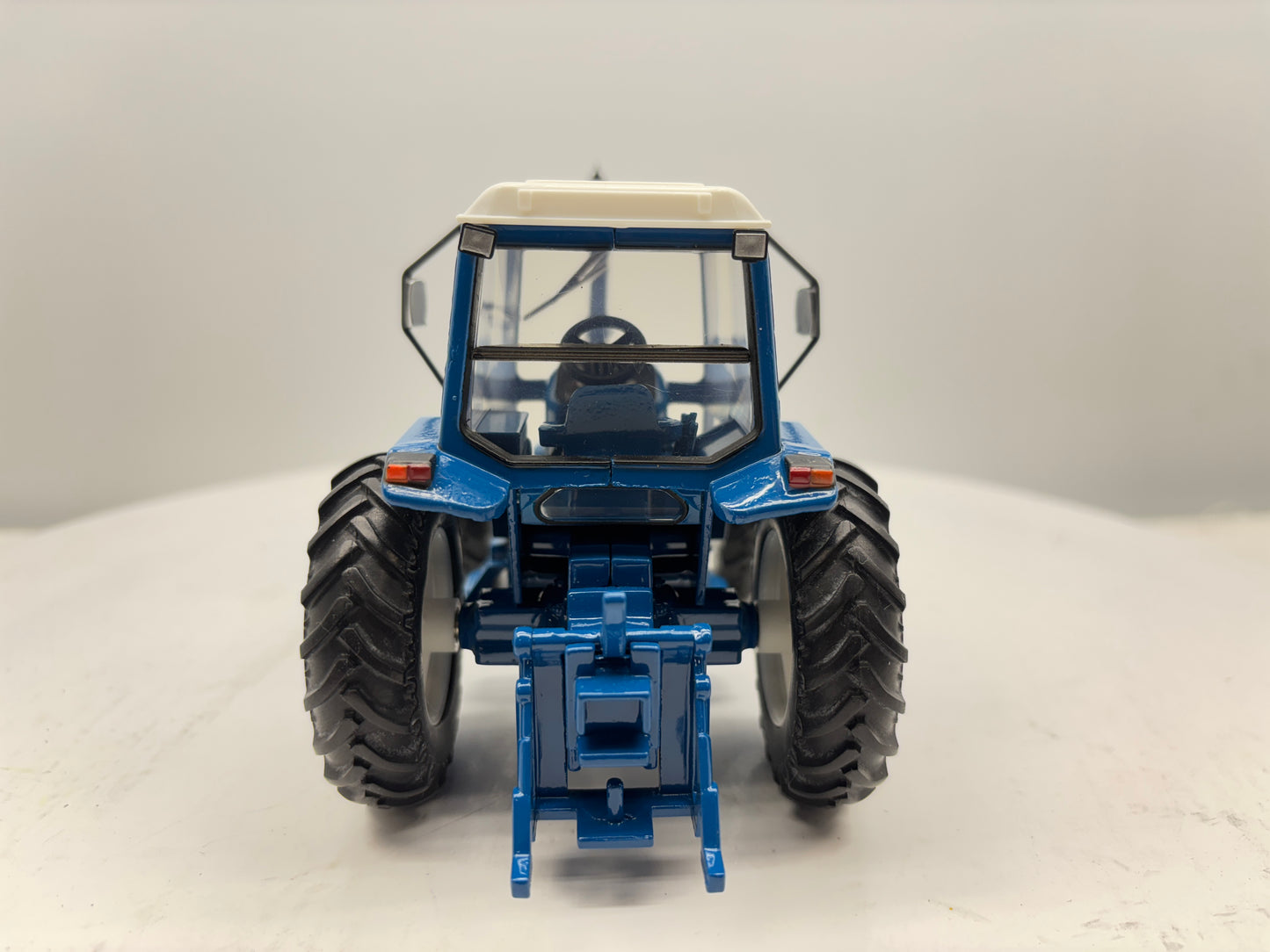 1/32  Ford TW-20