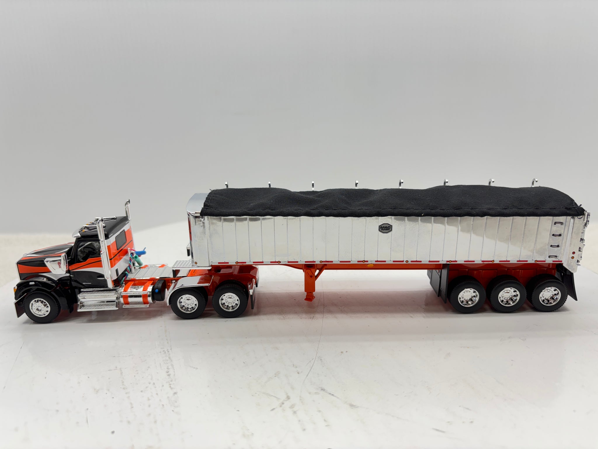 1/64 Kenworth W990 MAC Coal